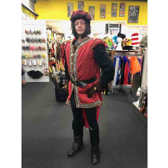 Lord farquaad costume diy